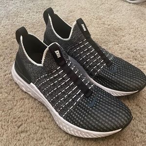 Nike Womens Size 8 React Phantom